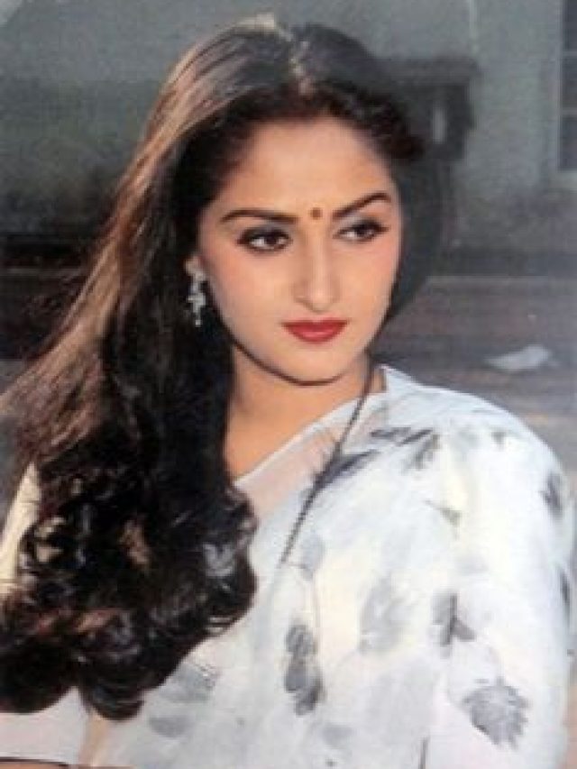 Who is Jaya Prada: एक वक्त पर बॉलीवुड की सबसे खूबसूरत एक्ट्रेस, जो बनी है सुर्खियों में…