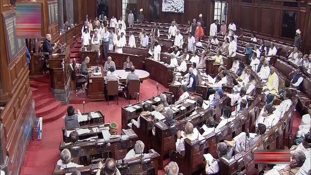 Delhi Services Bill Passed : राज्यसभा से पास हुआ दिल्ली सर्विस बिल, पर्ची से डाले गए वोट, समर्थन में पड़े 131 मत