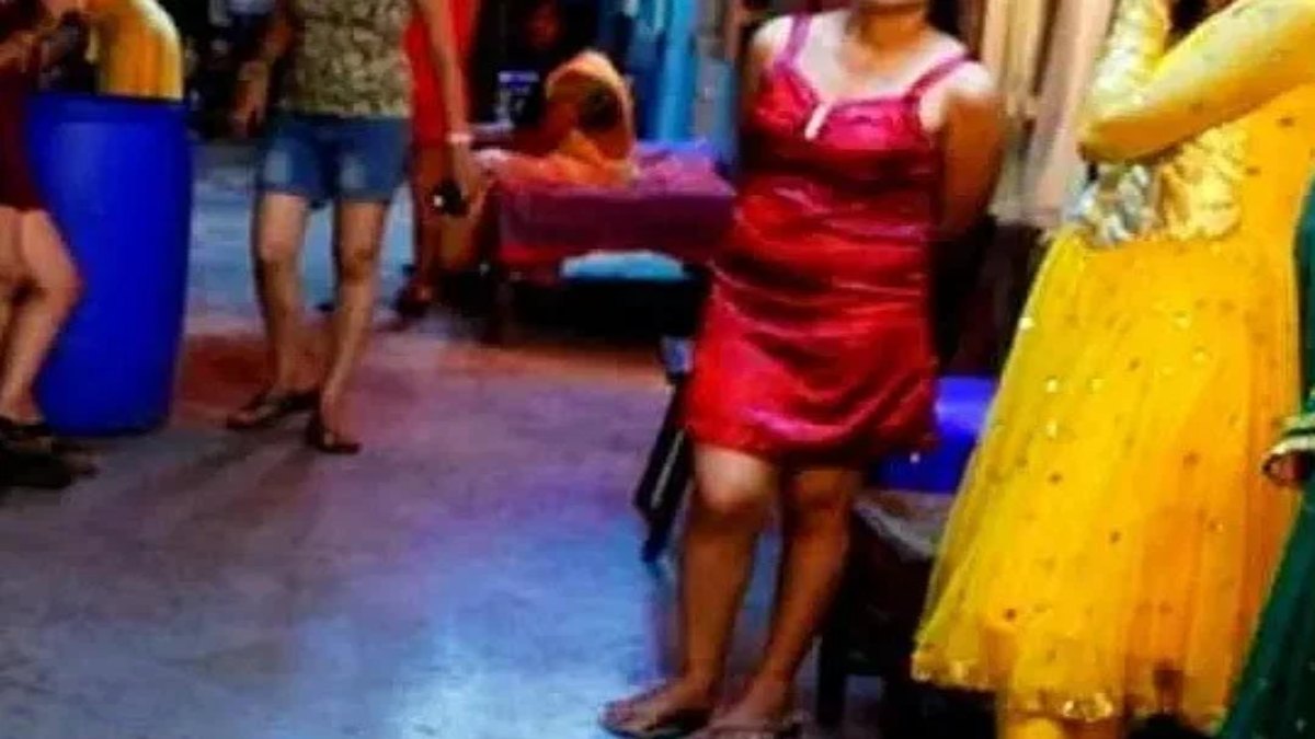 किराए के घर में चल रहा सेक्स रैकेट! पुलिस ने छापेमारी कर 4 महिलाओं को किया गिरफ्तार