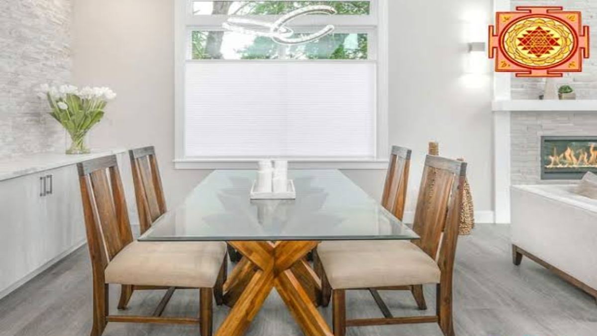 Vastu tips : घर में किस दिशा पर होना चाहिए डाइनिंग टेबल, यहां जाने क्या कहता है वास्तुशास्त्र