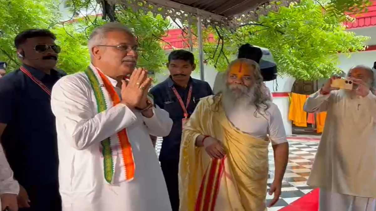 BJP के अभेद किले में चुनावी शंखनादः CM बघेल ने दक्षिण विधानसभा से किया चुनावी आगाज, बारिश में भीगते हुए…