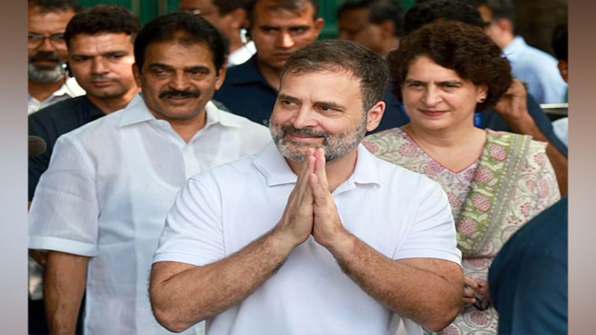 संसद में Rahul Gandhi की एंट्री: राहुल के साथ सेल्फी लेने की मची होड़, इधर लोकसभा की कार्यवाही 2 बजे तक के लिए स्थगित