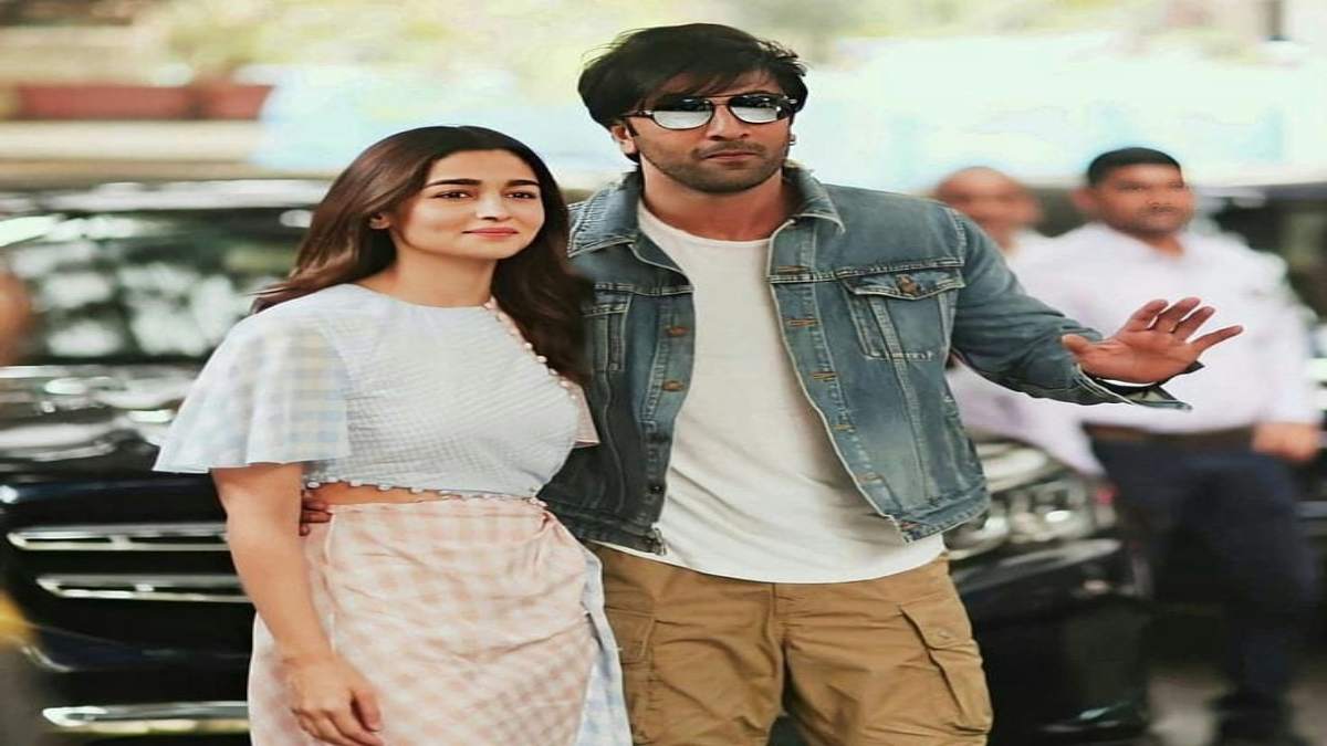 Toxic पति के बचाव में सामने आई Alia Bhatt, सोशल मीडिया में बांध दिया रणबीर के तारीफ के पुल …