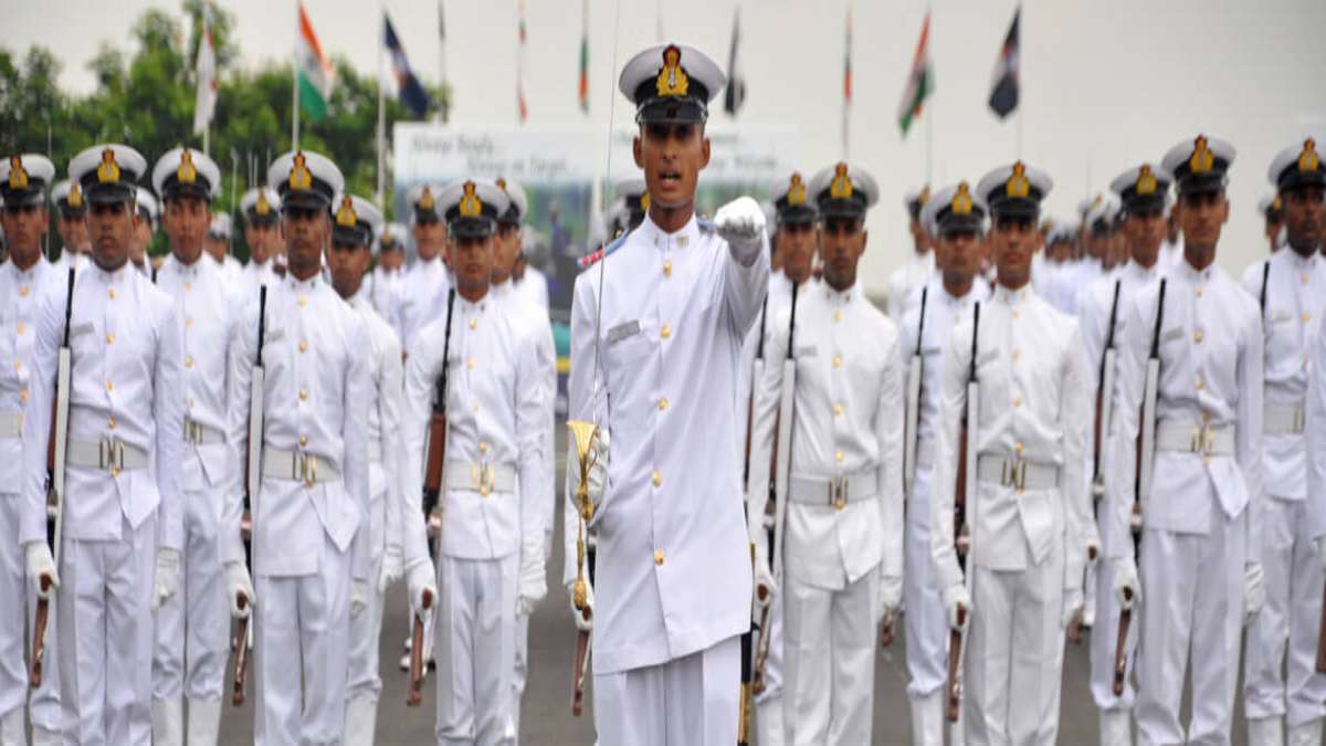 Indian Navy Recruitment: नेवी ने निकाली बंपर भर्ती, 10 वींं पास युवा कर सकते हैं अप्लाई, जानिए जरूरी डिटेल्स