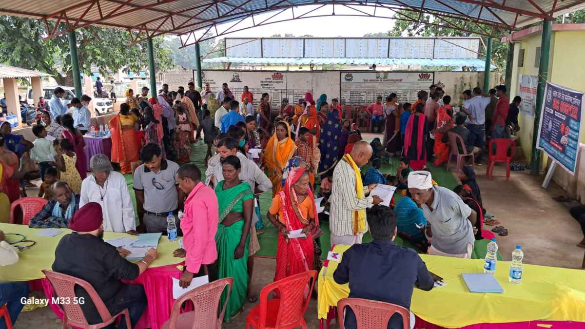 घाटबर्रा में अडानी फाउंडेशन की ओर से किया गया विशाल स्वास्थ्य शिविर का आयोजन, 250 से ज्यादा ग्रामीणों को मिला फायदा