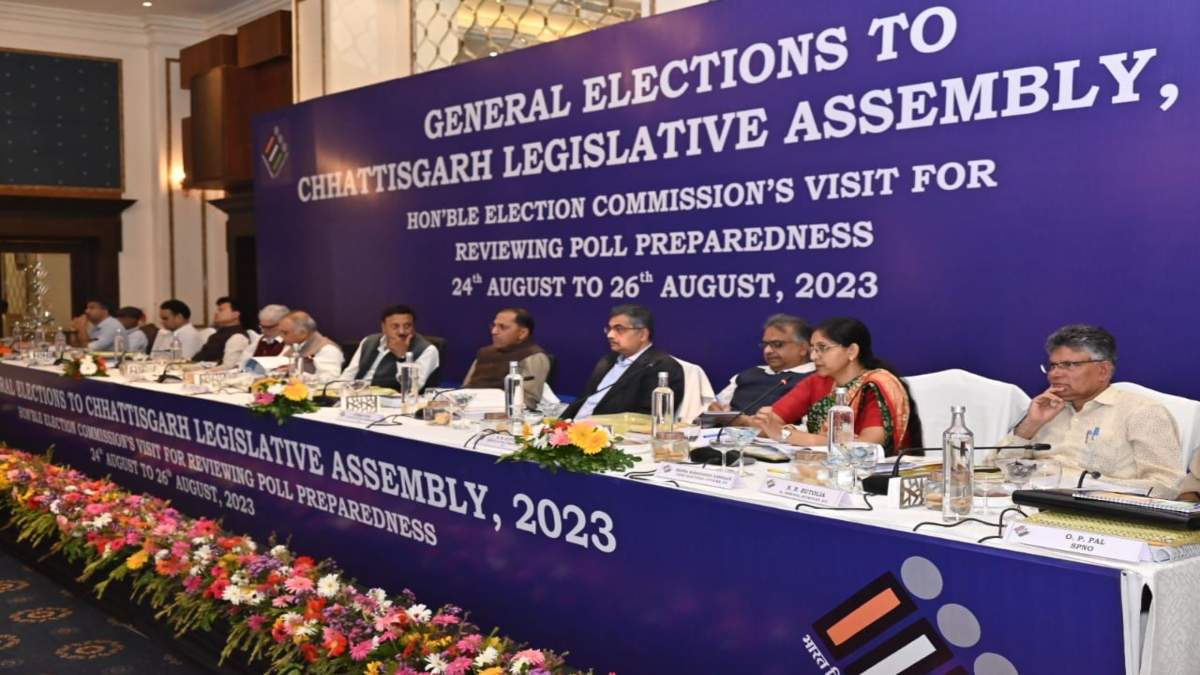CG NEWS : मुख्य निर्वाचन आयुक्त राजीव कुमार ने ली एनफोर्समेंट एजेंसियों की बैठक, स्वतंत्र, निष्पक्ष और पारदर्शी निर्वाचन के लिए आवश्यक तैयारियां सुनिश्चित करने के दिए निर्देश
