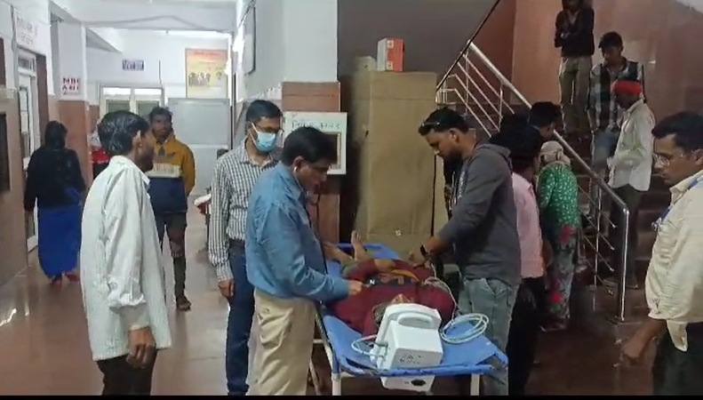 MP में बड़ा हादसाः पेट्रोल पंप में काम करते वक्त करेंट लगने से एक मौत, तीन घायल, सभी अस्पताल में भर्ती