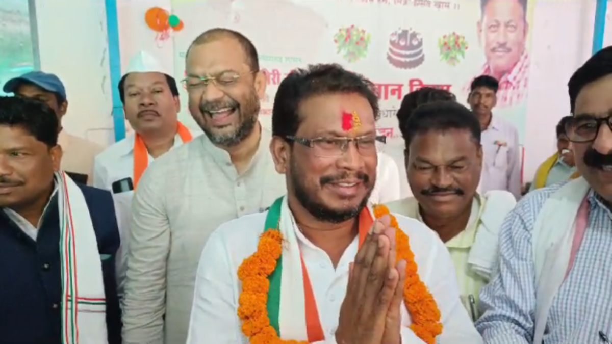 बड़ी खबर : अधिकारी ने अपने पद से वीआरएस लेकर थामा कांग्रेस का दामन, विधानसभा चुनाव लड़ने की जताई इच्छा
