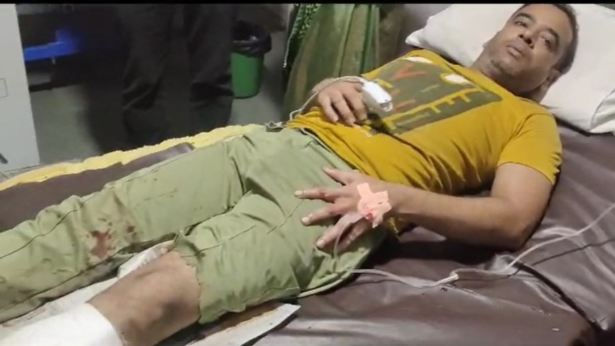 बैंक में गोली चलने से मचा हड़कंपः रायफल लोड करते वक्त चली गोली, पैसा जमा करने आए युवक के पैर पर लगी गोली, हिरासत में सुरक्षा गार्ड