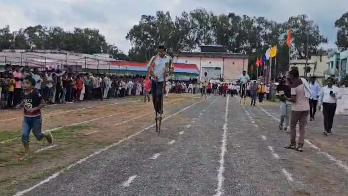छत्तीसगढ़िया ओलंपिक में मंत्री मोहन मरकाम गेड़ी दौड़ में दिखाया कमाल, प्रतिद्वंदियों को पीछे छोड़ आए पहले स्थान पर…