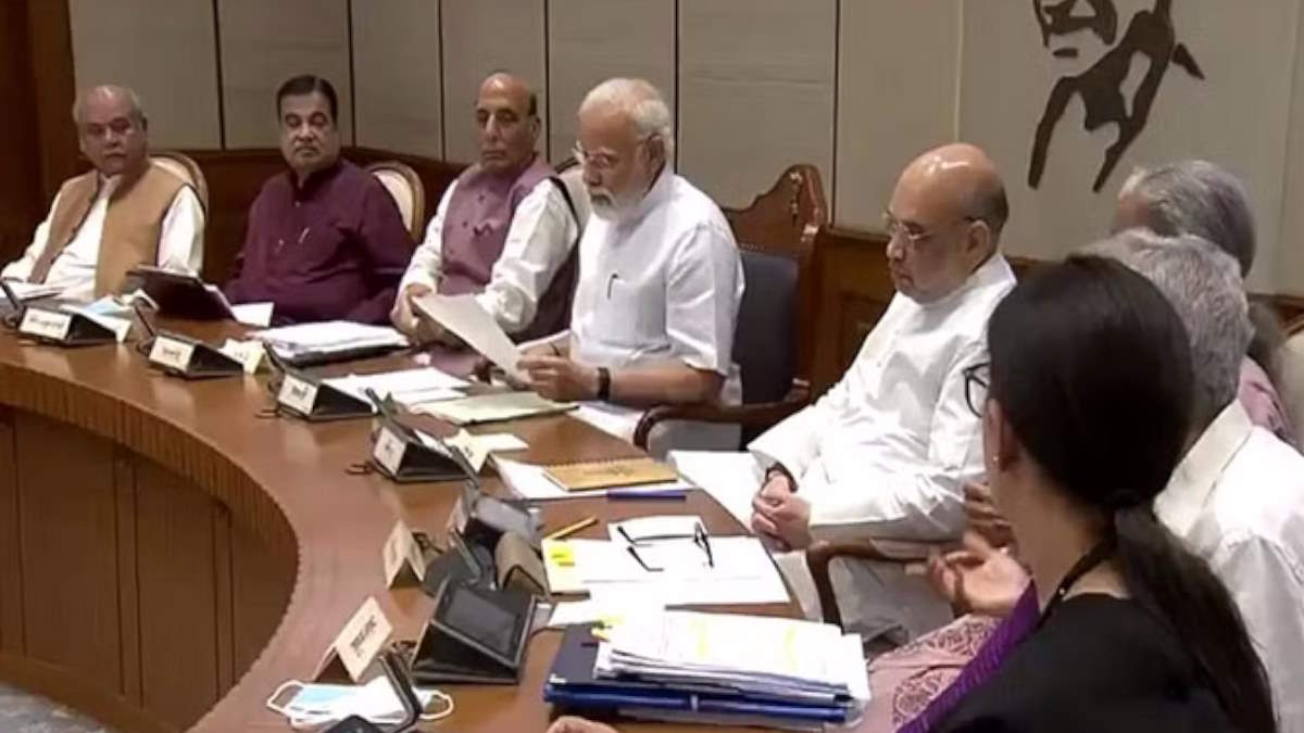 मोदी मंत्रिमंडल का बड़ा फैसला, देश के सौ बड़े शहरों में शुरू की जाएगी पीएम ई-बस सेवा…