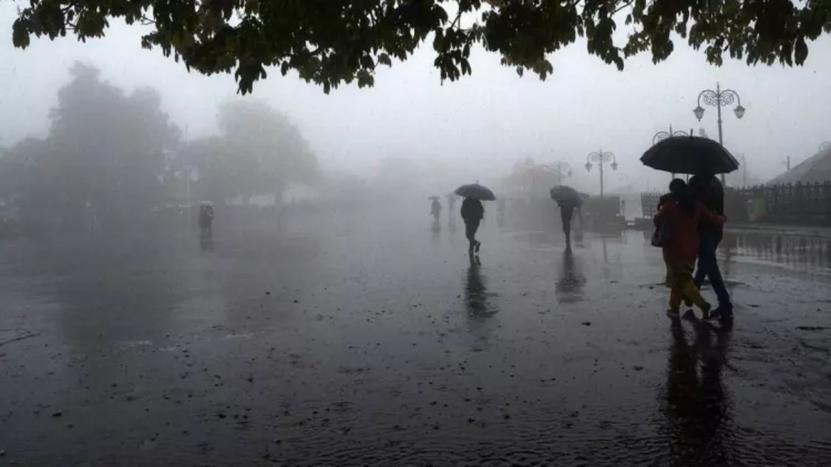 MP Weather Alert: आज इन जिलों में भारी बारिश का अलर्ट, बिना जरूरी काम घर से न निकलने की सलाह