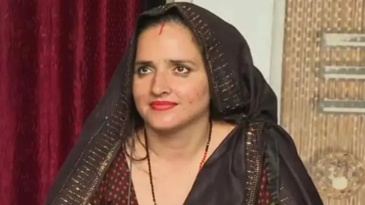 Seema Haider ने सचिन के घर में फहराया तिरंगा, लगाए पाकिस्तान मुर्दाबाद के नारे, देखिए Video