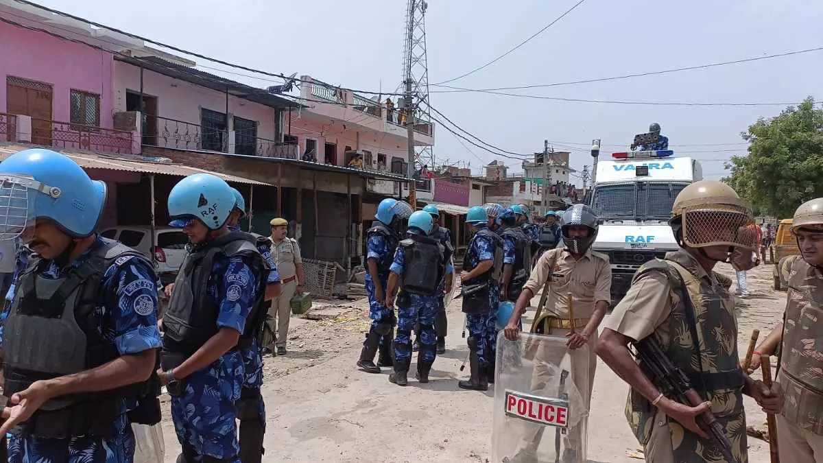 बहन के साथ छेड़खानी का विरोध करने पर सरेआम छात्र की हत्या, गुस्साई भीड़ ने किया चक्काजाम