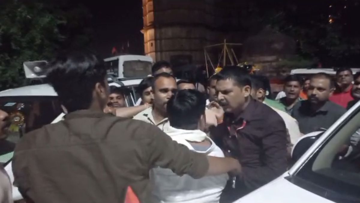जन आशीर्वाद यात्रा में भाजपा नेताओं के बीच मारपीट: गाली गलौज के साथ हुई धक्का-मुक्की, VIDEO वायरल, 8 लोगों पर मामला दर्ज