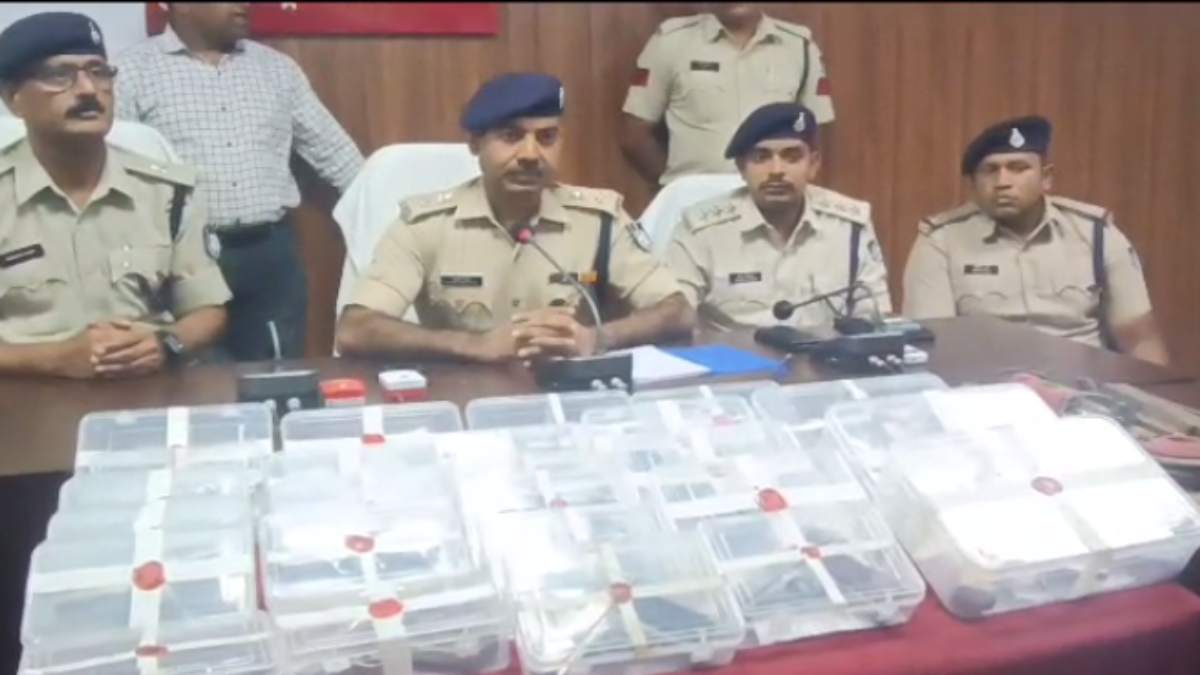 Crime News: खरगोन में 25 अवैध पिस्टल के साथ 2 आरोपी गिरफ्तार, एक की तलाश जारी