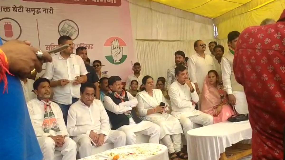 महाकौशल में बीजेपी को बड़ा झटका: पूर्व सांसद, सरपंच संघ के अध्यक्ष समेत कई नेताओं ने थामा कांग्रेस का हाथ, कमलनाथ ने दिलाई सदस्यता