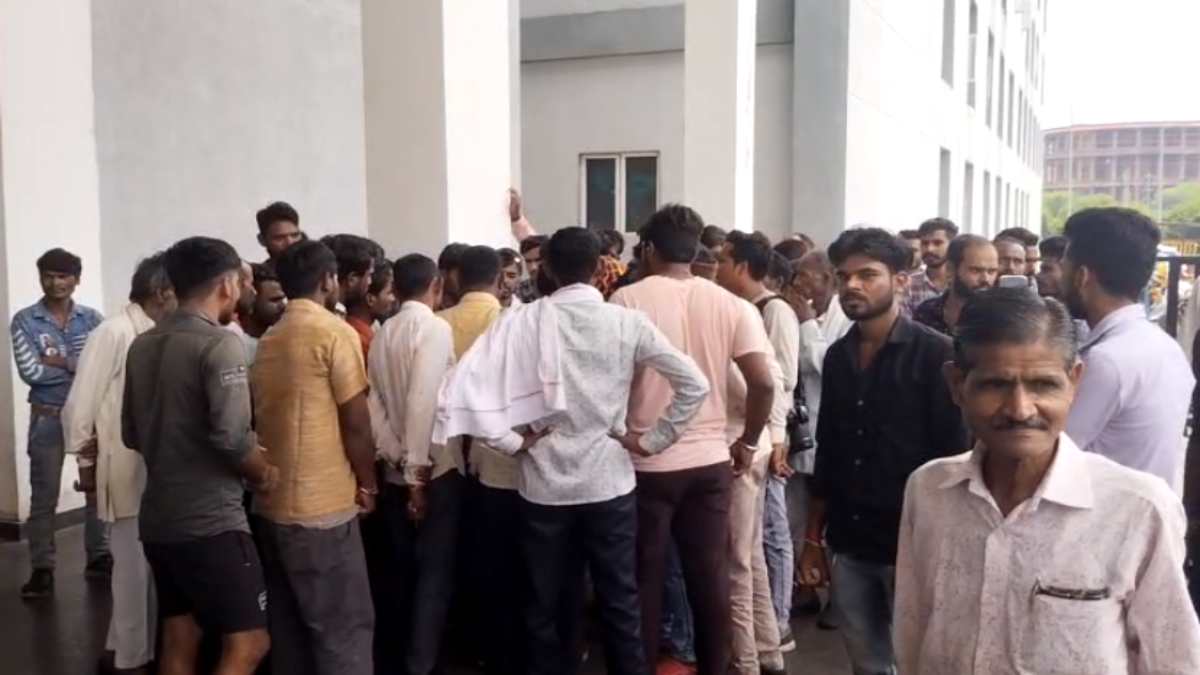 मेडिकल कॉलेज में पति-पत्नी के साथ मारपीट: डॉक्टर और गार्ड पर आरोप, बेटी का इलाज कराने गए थे दंपति