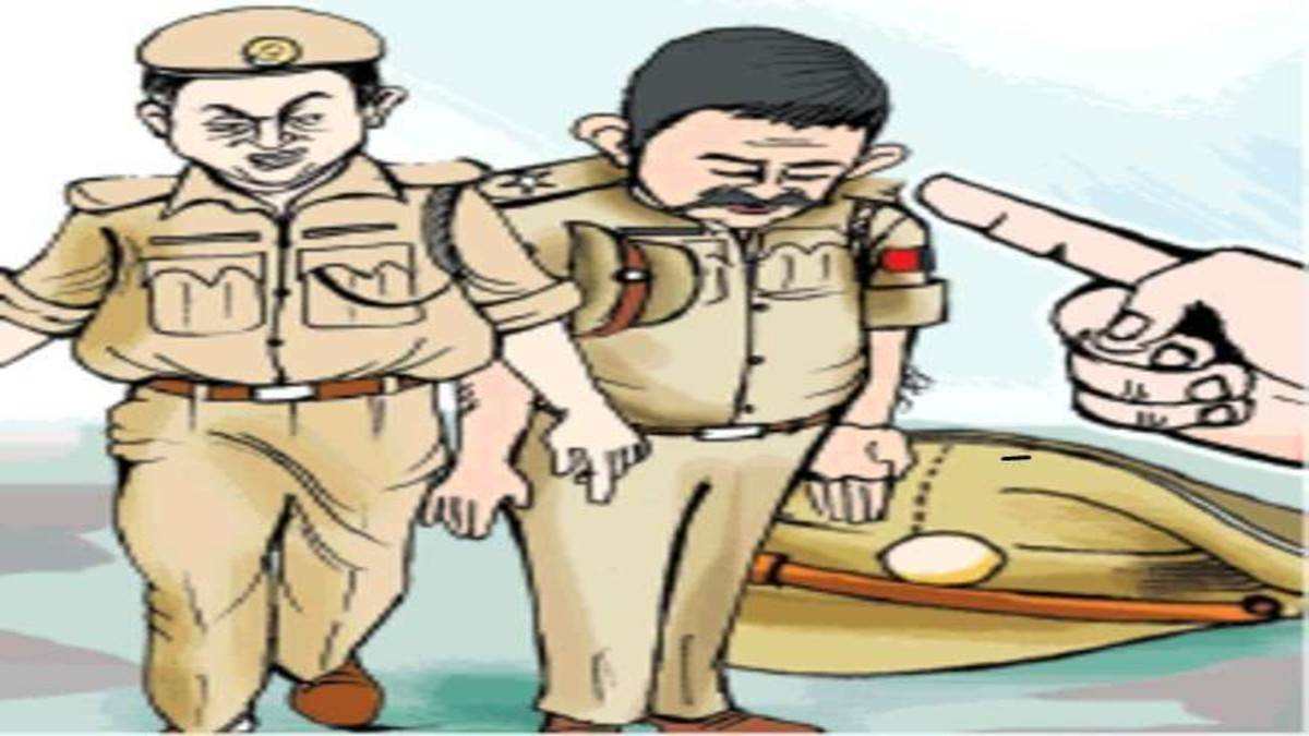 पुलिस कर्मियों की करतूत: सटोरियों से वसूले 23 लाख, SI और दो सिपाही के खिलाफ FIR दर्ज, तीनों सस्पेंड