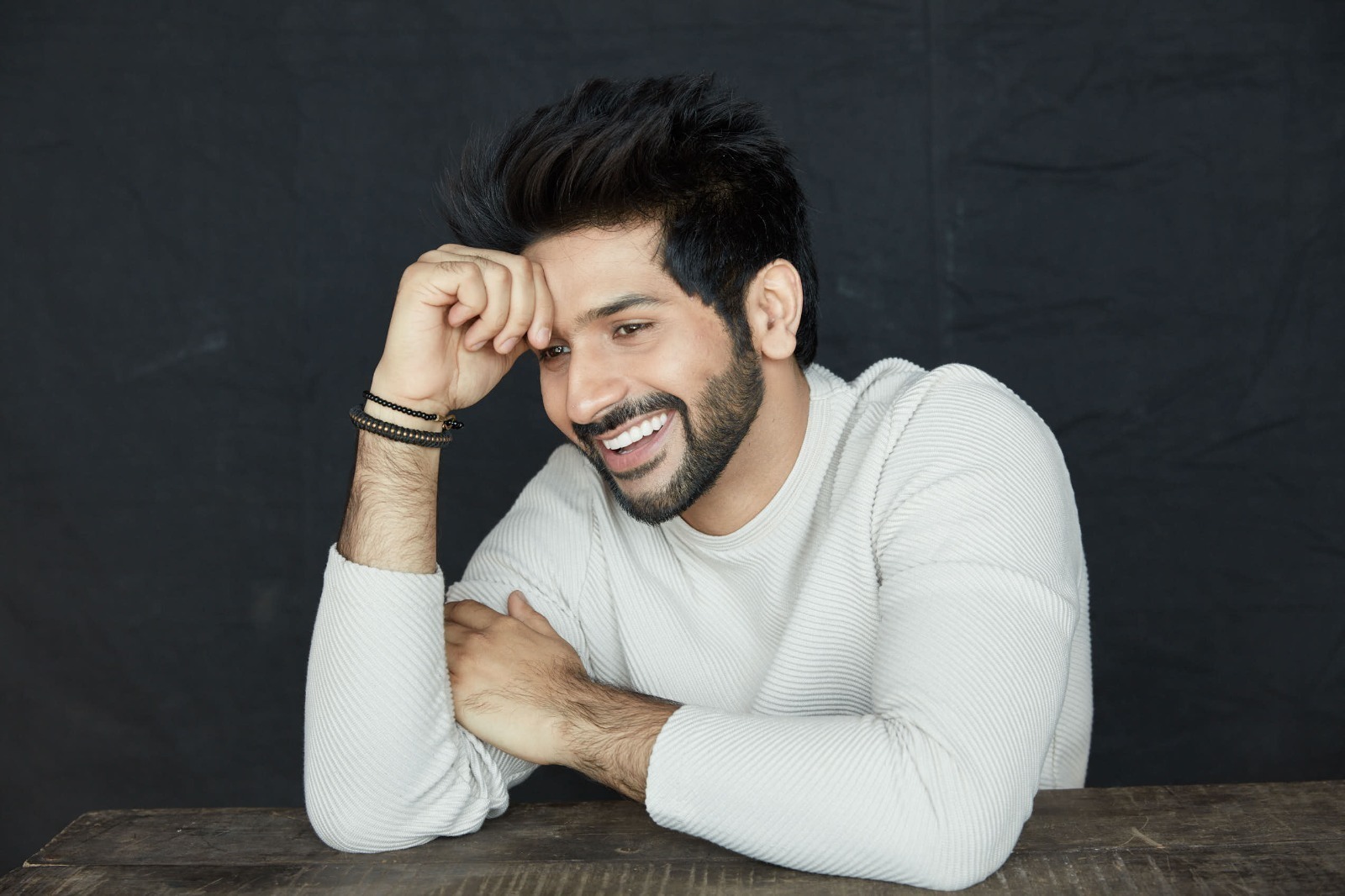 भट्ट कैंप में शामिल हुए वर्धन पूरी