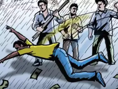 Delhi Crime News: दो पक्षों का झगड़ा देख रहे छात्र को जमकर पीटा