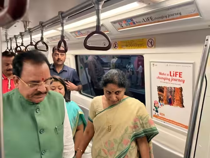 विश्व पर्यटन दिवस पर केंद्रीय मंत्री ने ‘ट्रैवल फॉर लाइफ’ मेट्रो ट्रेन को दिखाई गई हरी झंडी