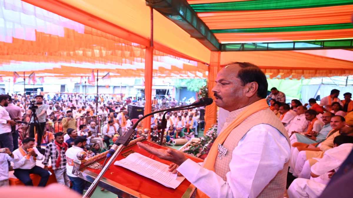 परिवर्तन यात्रा में झारखंड के पूर्व CM रघुवर दास का कांग्रेस पर हमला, बोले- छत्तीसगढ़ में परिवर्तन तय, लूट करने वाली सरकार जाएगी, विकास करने वाली भाजपा आएगी…