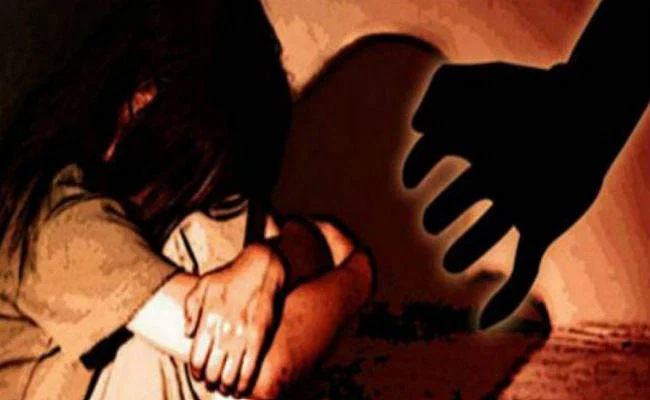Delhi News: बंधक बनाकर झारखंड की किशोरी से दुष्कर्म