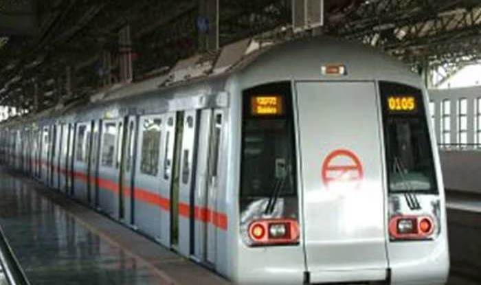 मेट्रो में महिला से अश्लीलता, गिरफ्तार