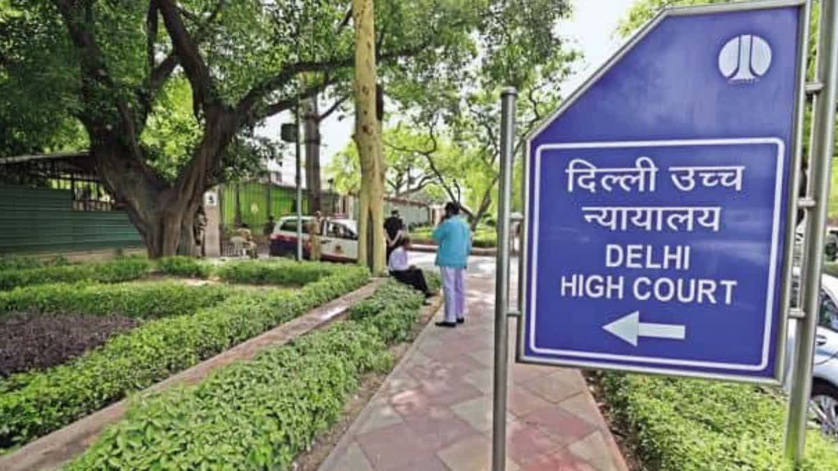 सीबीआई के अधिकारियों को अवमानना का नोटिस