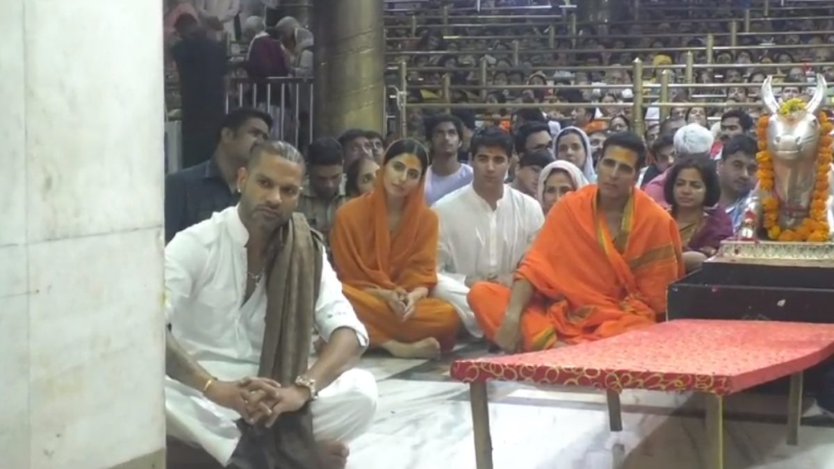 अक्षय कुमार ने जन्मदिन पर लिया बाबा महाकाल का आशीर्वाद: भस्म आरती में हुए शामिल, भारतीय क्रिकेटर शिखर धवन ने भी किए दर्शन