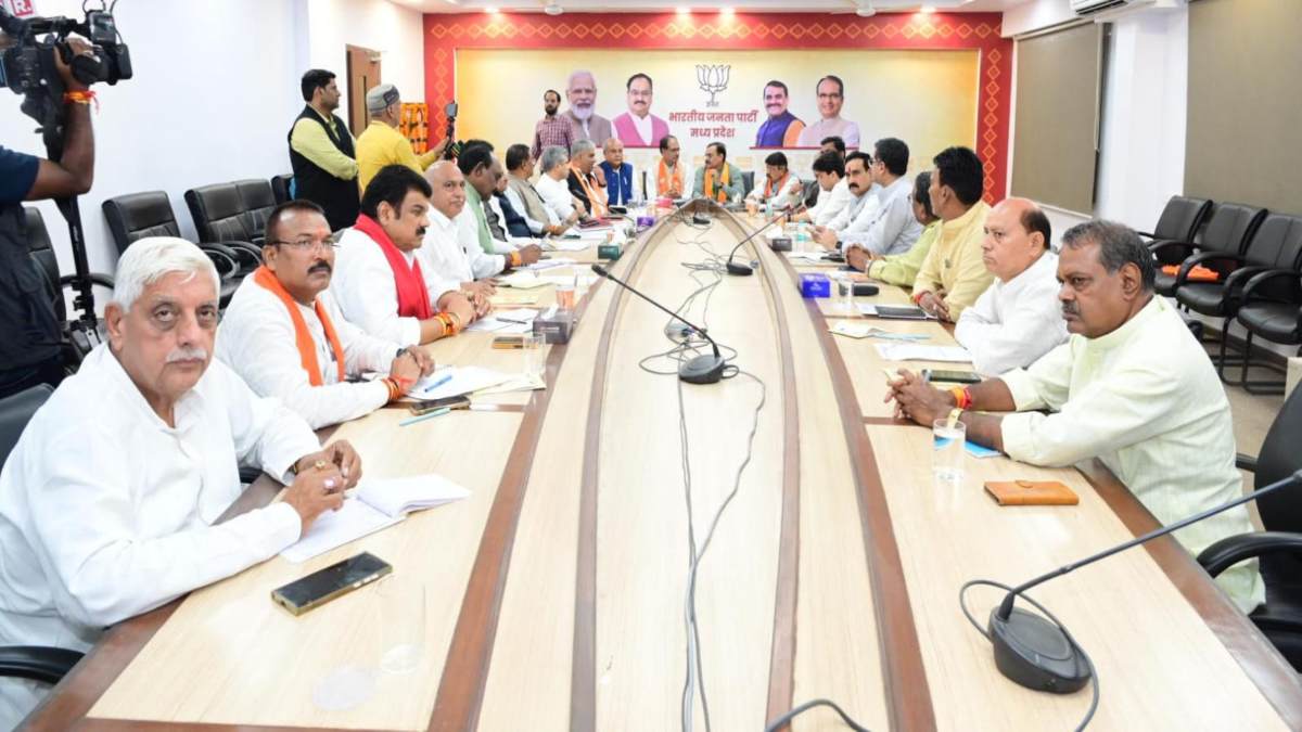 बीजेपी चुनाव प्रबंधन समिति की बैठक खत्म: जन आशीर्वाद यात्रा को लेकर हुआ मंथन, कल पूचा अर्चना के बाद रथों को किया जाएगा रवाना