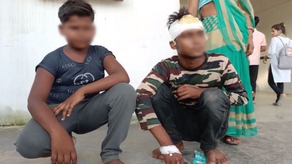 स्कूल ड्रेस मांगने पर दलित छात्र की पिटाई: बीच बचाव करने आए भाई को भी पीटा, शिक्षक पर लगा  मारपीट का आरोप   