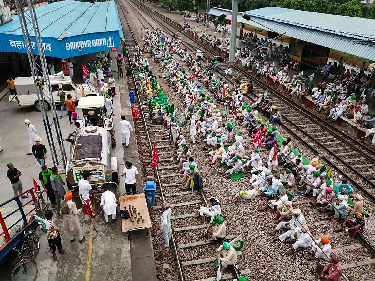 किसानों द्वारा रेल रोको आंदोलन 30 सितंबर तक, कई ट्रेन रद्द और कईयों के रूट डायवर्ट