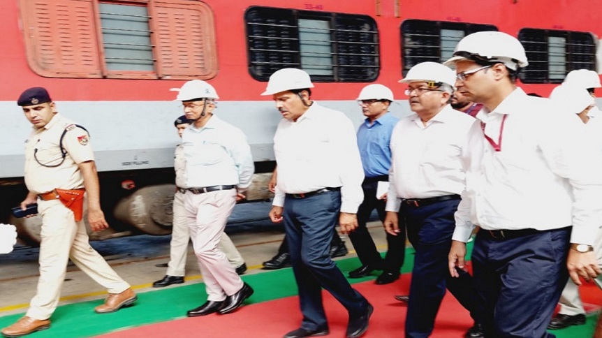 Rajasthan News: रेलवे महाप्रबंधक ने किया कारखाने का निरीक्षण