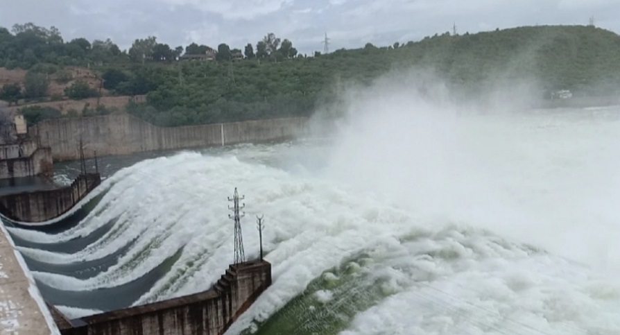 Rajasthan News: उदयपुर, सिरोही समेत 5 जिलों में झमाझम, दूसरी बार खोले गए चंबल के बांधों के गेट