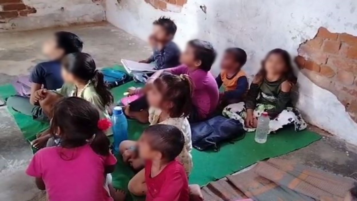 शिक्षा के मंदिर में दलित छात्रों से भेदभाव: स्टूडेंट्स बोले- टीचर नहीं लेते क्लास, पीने के पानी की भी नहीं है कोई व्यवस्था