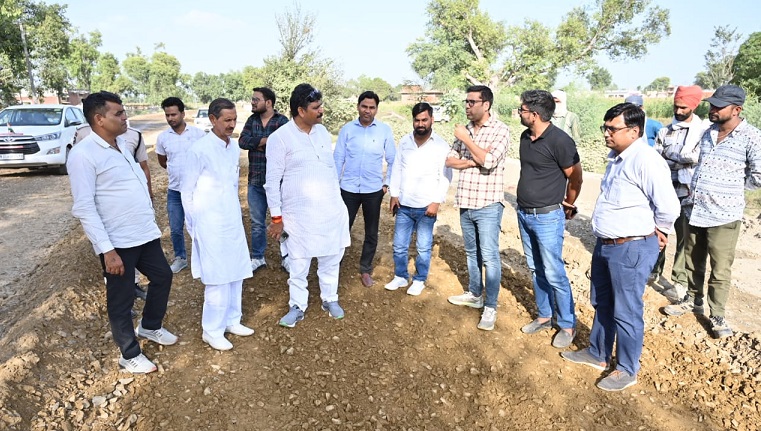 Rajasthan News: मंत्री जूली ने सड़क का किया औचक निरीक्षण, कहा निर्माण में किसी भी प्रकार की कोताही बर्दाश्त नहीं