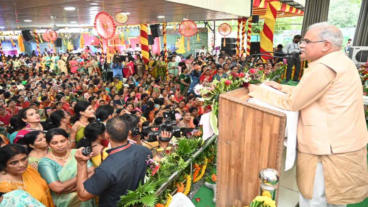 ‘तीजा पोरा तिहार’ पर सीएम भूपेश बघेल ने महिलाओं को किया संबोधित, कहा- प्रदेश की सारी योजनाएं महिलाओं को केंद्र में रखकर बनाई गई