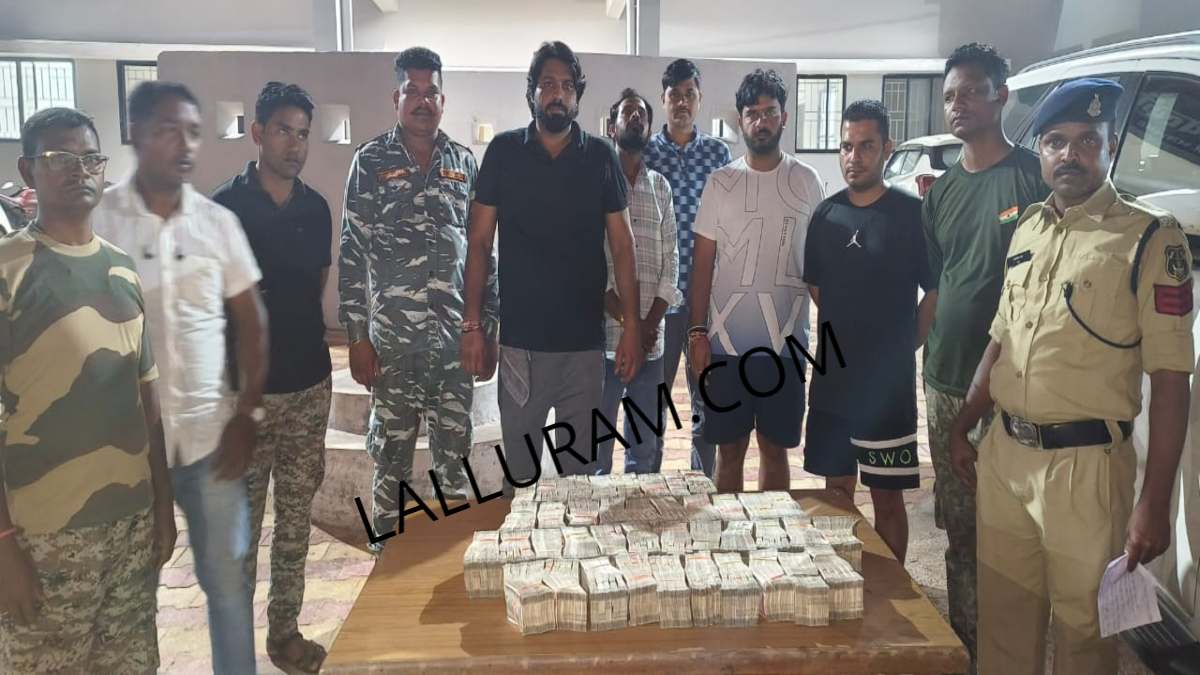 CG BIG BREAKING: विधानसभा चुनाव से पहले 1 करोड़ कैश के साथ 4 आरोपी गिरफ्तार, जानिए कहां ले जा रहे थे रकम ?