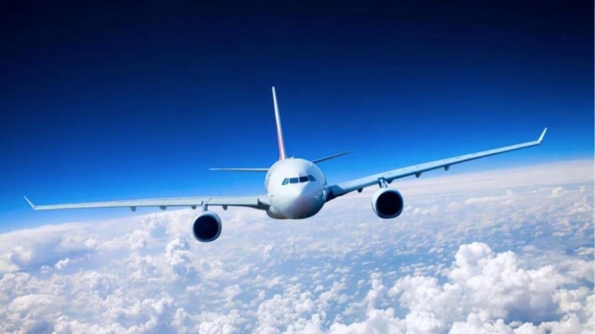 Airlines Codes News: इन विमानन कंपनियों को तगड़ा झटका, छिन गया एयरलाइंस कोड, जानिए क्यों लिया गया एक्शन ?