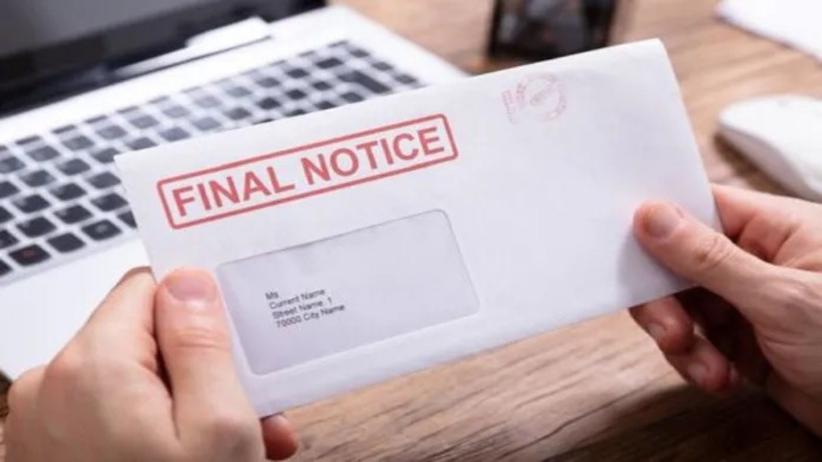 Income Tax Notice: आयकर विभाग के एक्शन से मचा हड़कंप, हजारों लोगों को भेजा नोटिस, कहीं आपने भी तो नहीं की है ये गलती ?