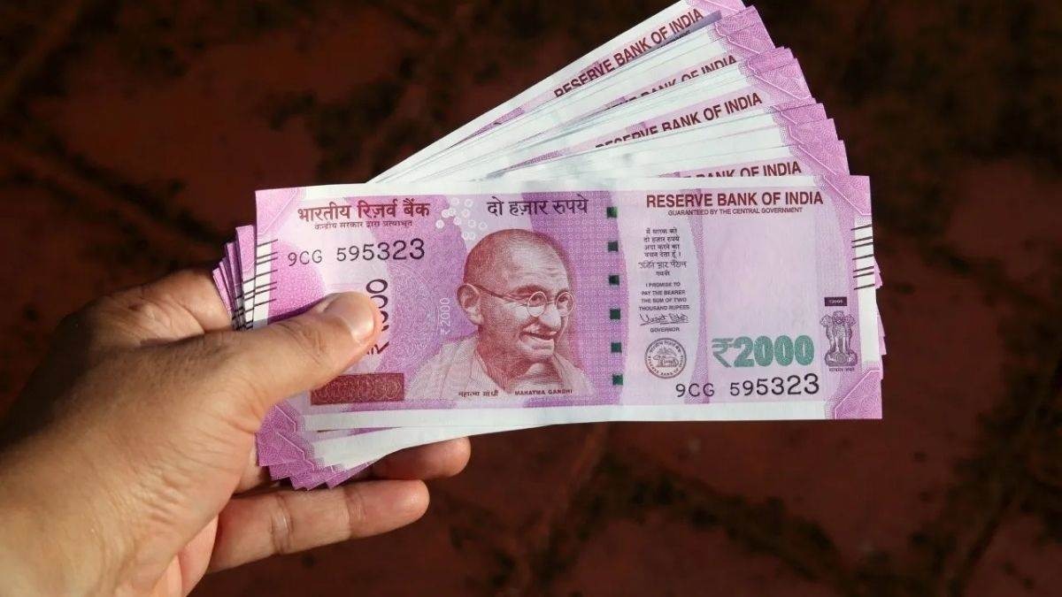 2000 Note Deposit Deadline: क्या आपके पास भी हैं 2 हजार के नोट, बचा है आखिरी मौका, जानिए कब तक बदले जाएंगे ?