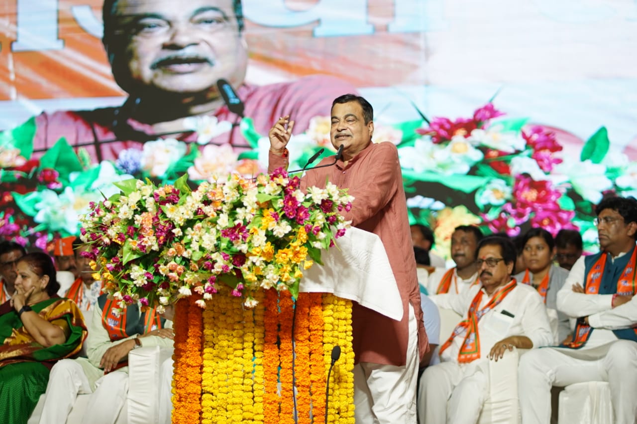 नितिन गडकरी ने 5वीं जन आशीर्वाद यात्रा को किया रवाना: बोले- CM शिवराज ने एमपी को विकास का पावर स्टेशन बनाया