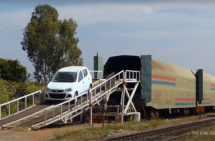 Maruti Suzuki News: मारुति सुजुकी कर रही ताबड़तोड़ कमाई, रोजाना ट्रेन से सप्लाई हो रही कार  
