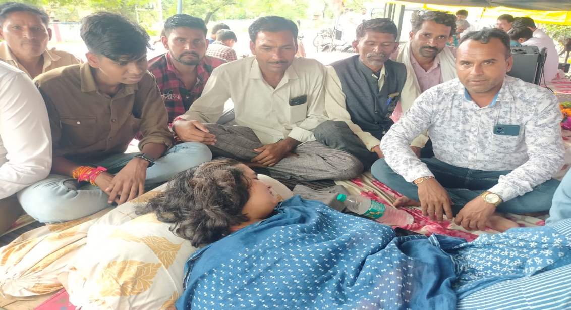 अनशन पर बैठी पर्वतारोही मेघा की तबीयत बिगड़ीः किसानों की मांगों को लेकर तीन दिन से जारी है अनशन
