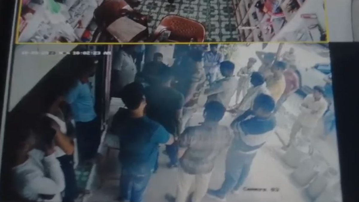 फाइनेंस कंपनी की दबंगईः हथियार के साथ उपभोक्ता के घर पहुंच कर की गुंडागर्दी, अपहरण का प्रयास भी, परिवार दहशत में, वीडियो आया सामने