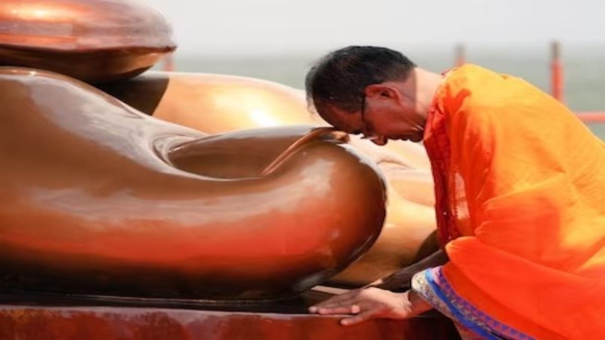 ओंकारेश्वर में आदि शंकराचार्य की 108 फीट ऊंची मूर्ति का अनावरण: CM शिवराज बोले- विश्व को शांति और एकता का संदेश देगी एकात्मता की प्रतिमा, अद्वैत लोक का भी किया शिलान्यास
