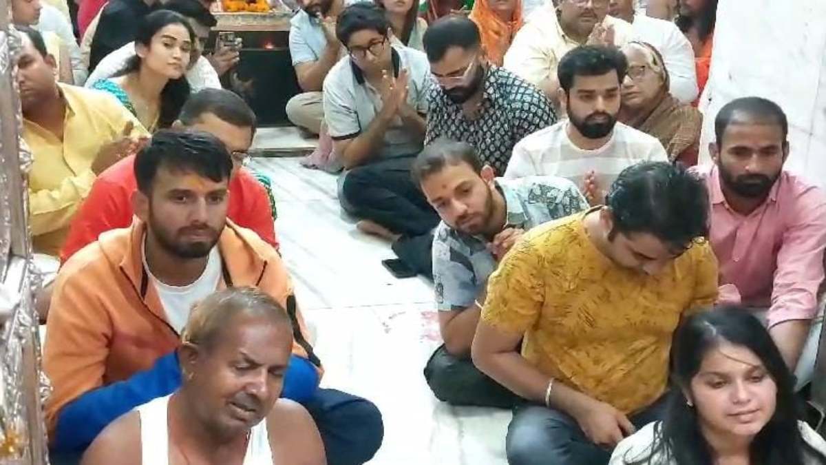 महाकाल के दर पर पहुंचे भारतीय क्रिकेटर जितेश शर्मा: भस्म आरती में शामिल होकर की पूजा अर्चना, टीम इंडिया के जीत के लिए बाबा से की कामना