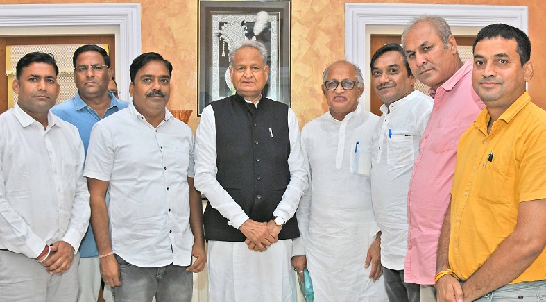 Rajasthan News: सीएम गहलोत से मुलाकात के बाद पशु चिकित्सकों ही हड़ताल समाप्त